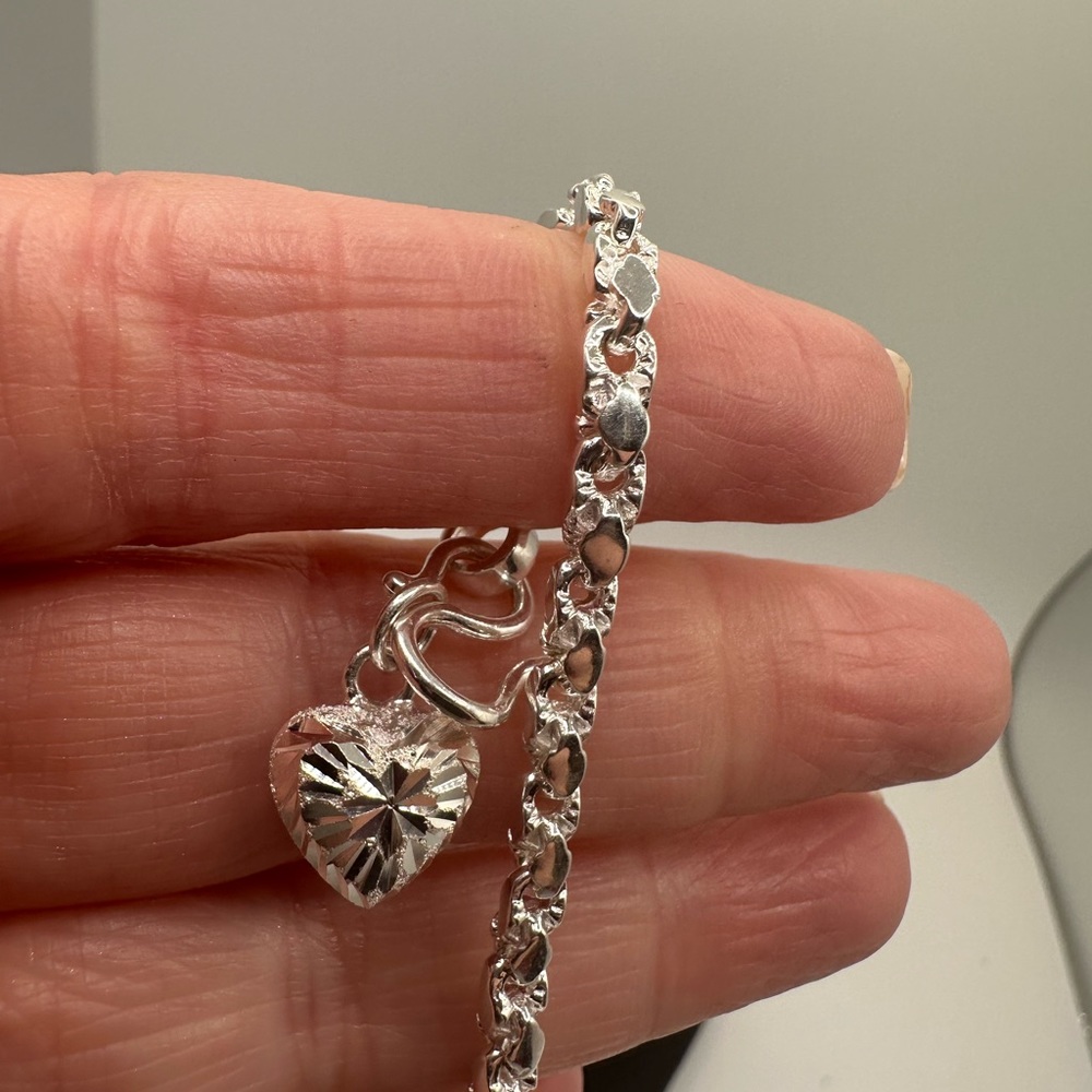 Bali Sterling silver heart bracelet / great detail/shine New - Picture 3 of 3